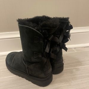 UGG Bailey Bow II boots size 7